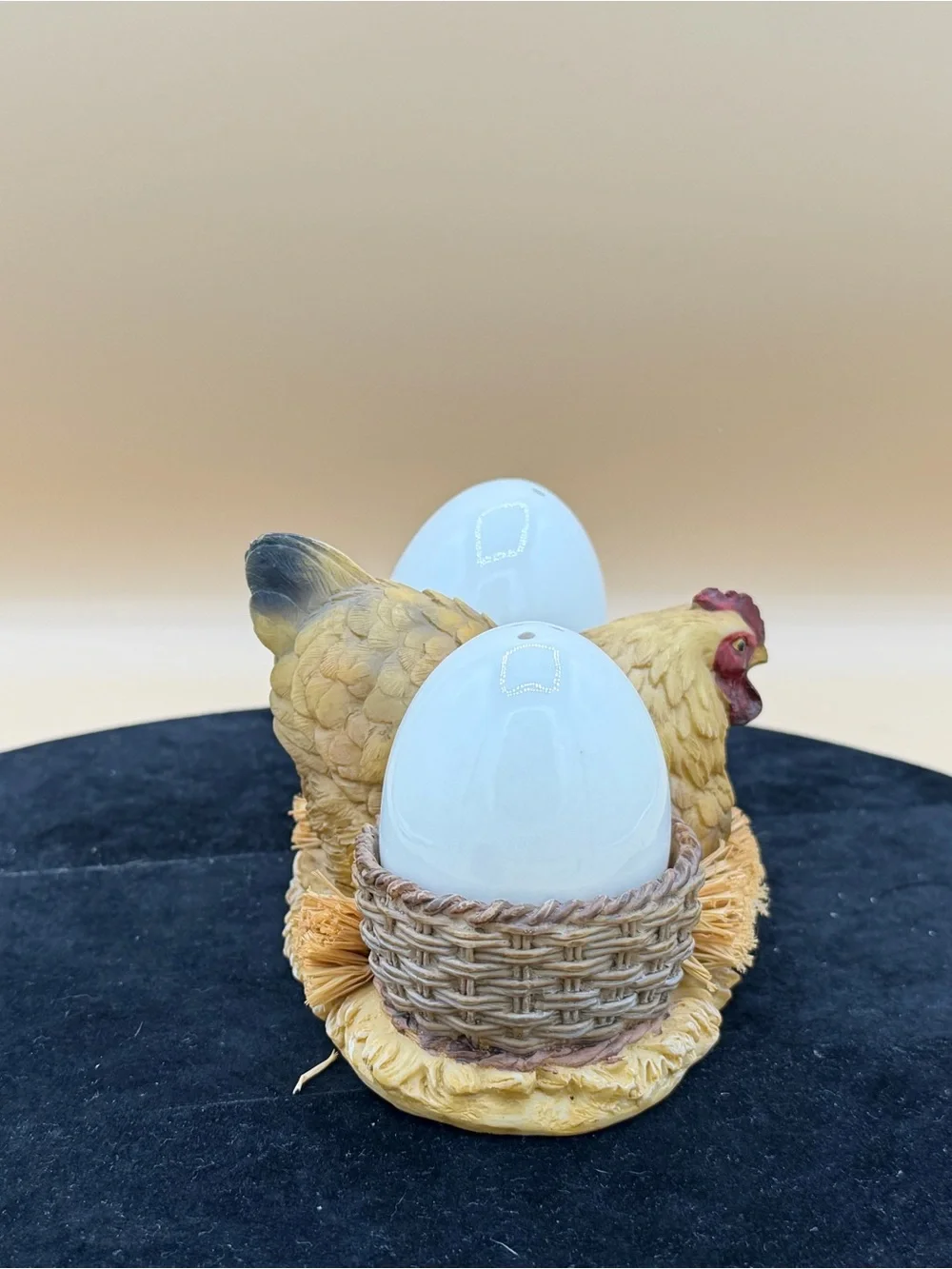 Ceramic Hen Egg Holder Salt & Pepper Shaker Set Farmhouse Chicken Kitchen Decor